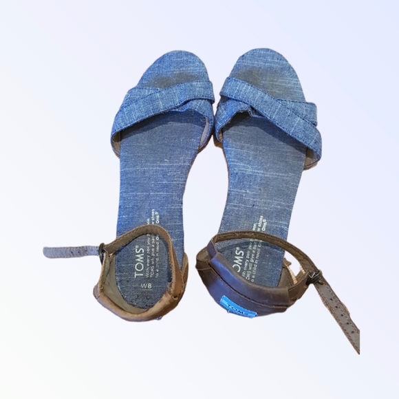 💫HOST PICK×2💫❤ TOMS Denim Correa Sandal size 8 - Picture 2 of 7